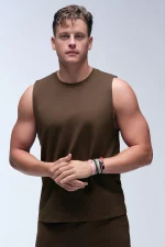 Alo Camiseta de Tirantes con Manga a la Sisa Conquer Marrón - Imagen 5