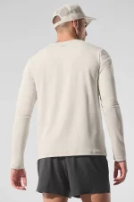 Alo Camiseta de Manga Larga y Cuello Redondo Reform Conquer Blanco - Imagen 3