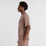 New Balance Linear Grapfic SS Tee Marrón - Imagen 4