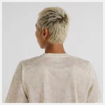 New Balance Athletics Printed SS Tee Crema - Imagen 6