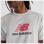New Balance Athletics Logo SS Tee Gris - Imagen 2