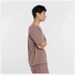 New Balance Athletics Logo SS Tee Marrón - Imagen 4