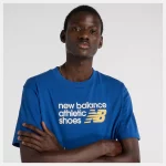 New Balance Athletics Premium Relaxed Chest Logo Tee Azul - Imagen 2