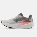 New Balance Fuelcell Rebel V5 NYC Gris - Imagen 3